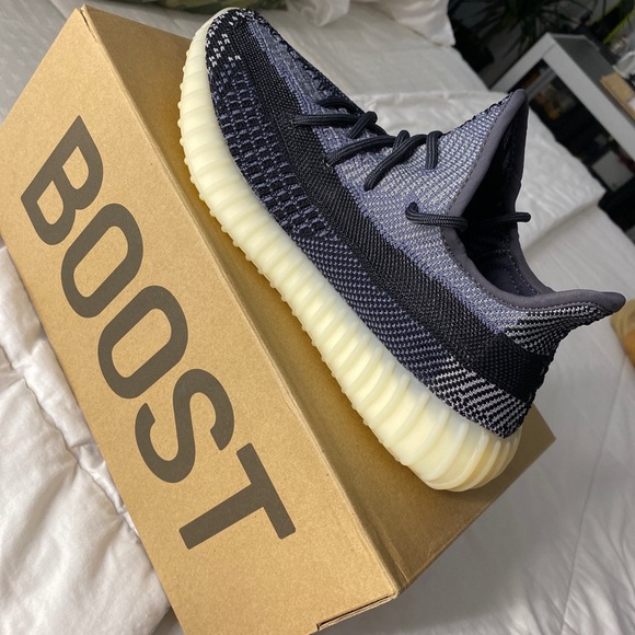 💥💥4️⃣0️⃣0️⃣💥💥YEEZY BOOST 350 V2 Carbon - Picture 1 of 4